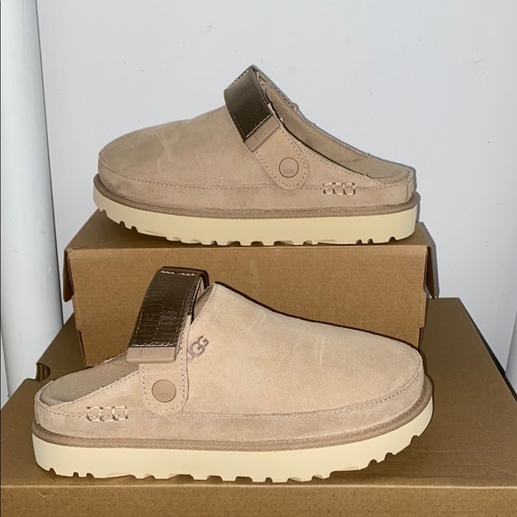 UGG Shoes - UGG GOLDENSTAR CLOG